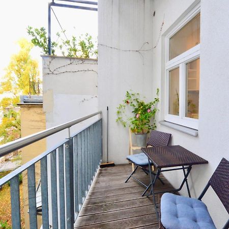 Beautiful Flat Next To Karlskirche Vienna Luaran gambar